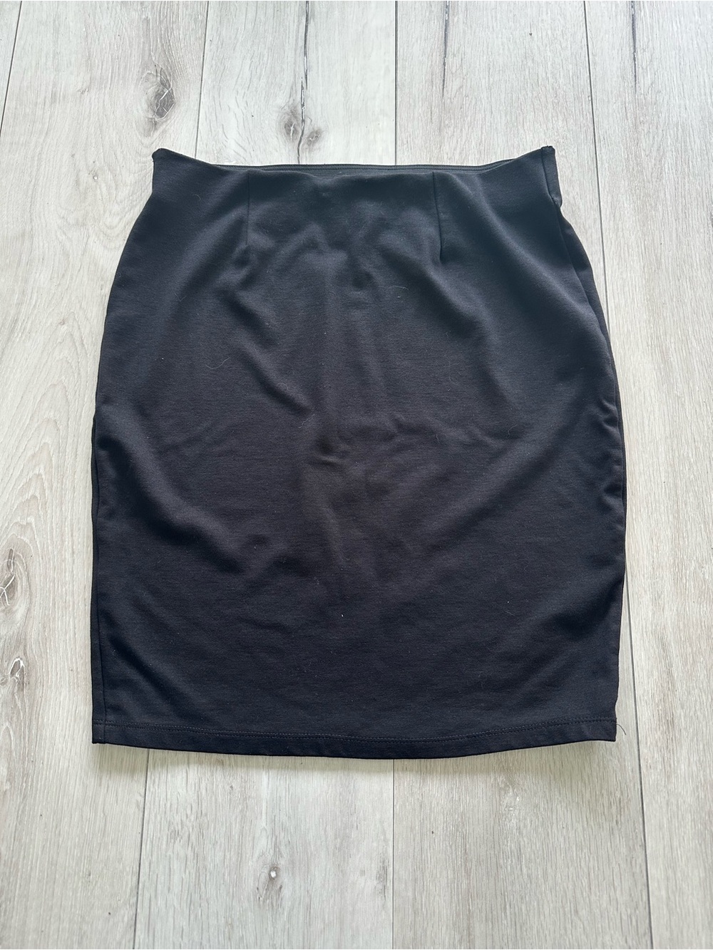 Iris Pencil Skirt Black Size Medium EUC